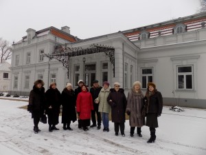 Grupė Kauno lumiečių pakeliui į Gelgaudiškį lanko ir Zyplių dvarą