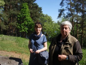 Mūsų kelionės gidės Menotyrinninkė Ina Dringelytė ( kairėje) ir  Asia Gutermanaitė