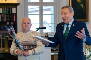 Sveikina Lietuvai pagražinti draugijos garbės pirmininkas Juozas Dingelis ir pavaduotojas Jonas Ivoška